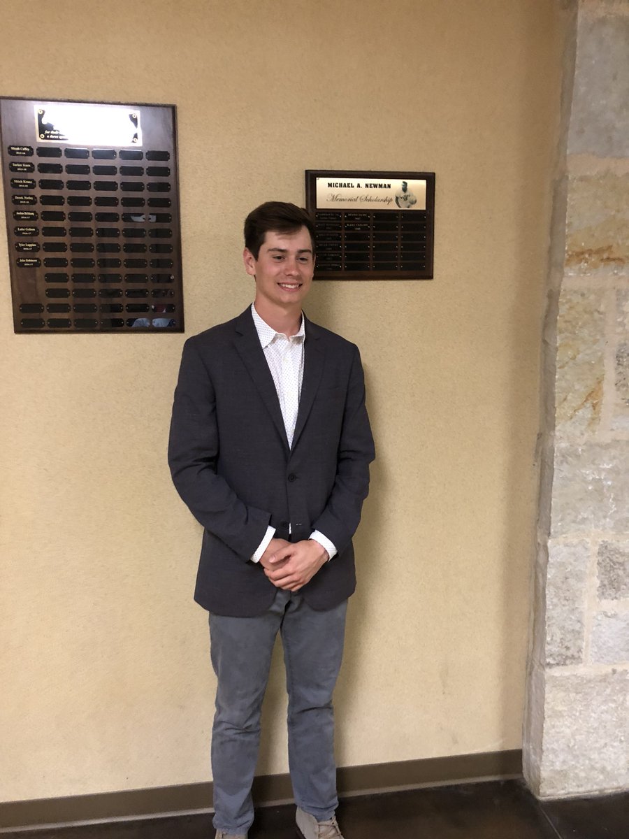 BataviaBBBall's tweet photo. Congrats to Blake Carlson on being this years recipient on the Michael Newman Scholarship presented by the Loftus family. Congrats Blake! https://t.co/HpUYcEogr1