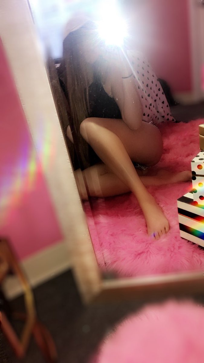 MistrialBlue's tweet photo. I’m ready to step all over you👣

Come see me live and I’ll satisfy your foot fetish💋 

https://t.co/9ieGcdifxu

#footfetish #feet #toes #fetishes https://t.co/9n1KDWmwto