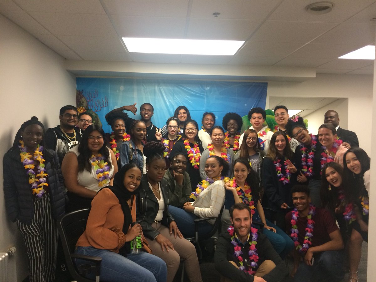 BU_UpwardBound's tweet photo. Congrats seniors! https://t.co/WyYySZnTz0