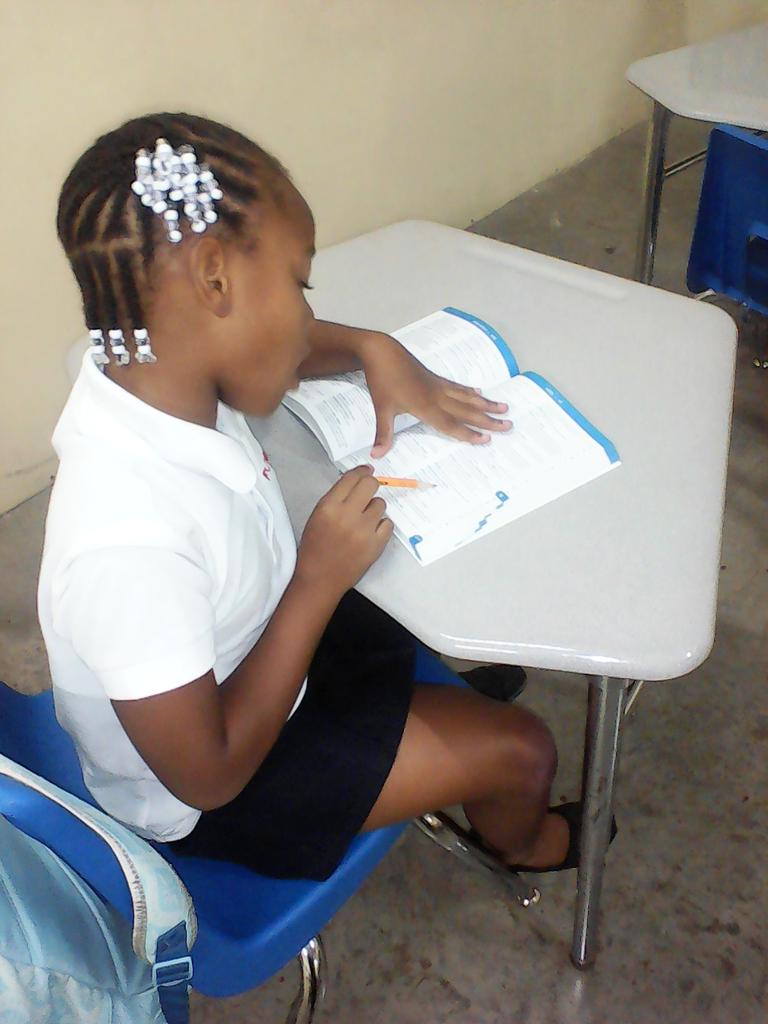 Learnwithsashi's tweet photo. Using our dictionaries# no word is too big for us #learnthefun https://t.co/nYbjzC3u6a