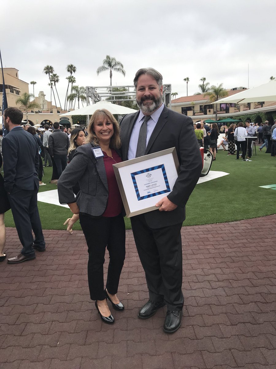 terrenceloftus's tweet photo. Honored to have my amazing boss, @ShannonMSoto, surprise me and come all the way down to Del Mar to be here for my #TopTechExec award. Big thanks to my colleague and friend @DKriedeman for nominating me. #TeamOside https://t.co/6qB9awLg2G