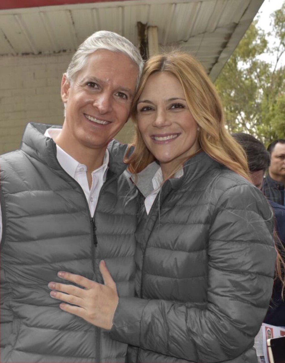 alfredodelmazo's tweet photo. Amor, @fercastillodm, muchas gracias por todo el amor que nos das siempre, muchas felicidades hoy y todos los días! 
#FelizDíaDeLaMadre https://t.co/GodFFtKLIi