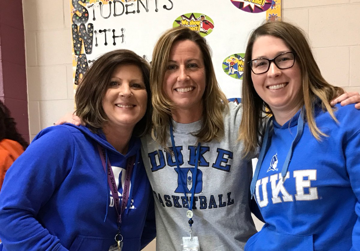 KBoyd1516's tweet photo. Teacher Appreciation Spotlight on our new @AYCOCKSCHOOL teachers. Mrs. Ross supports her colleagues &amp; works well with everyone! She accepted the 3rd Gr challenge &amp; we’re so glad she joined our team! She cares about kids! @RaeganCRoss4 @havingclassn3rd #weareaycock #VanceCoProud https://t.co/i3JCylheEW