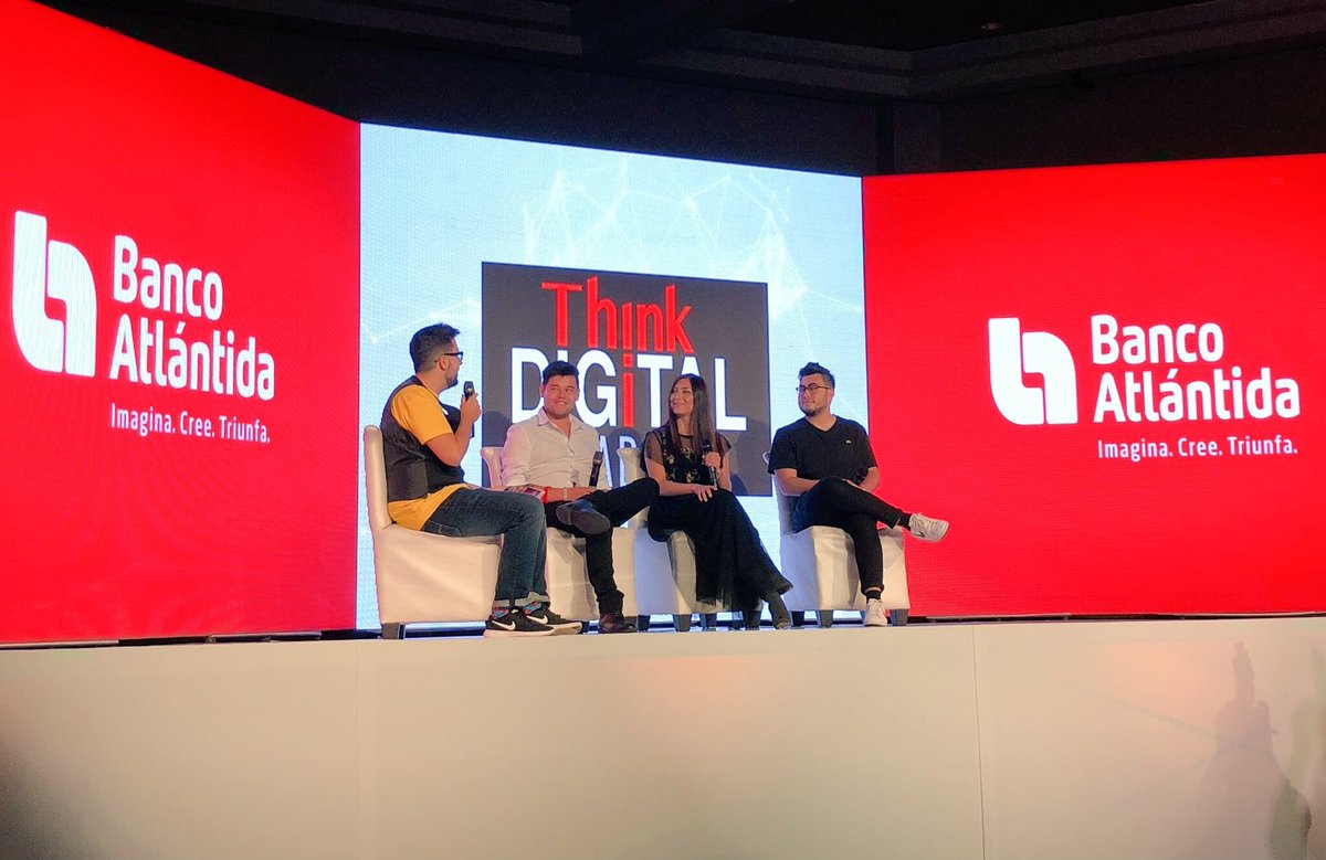 jesicabh's tweet photo. Momento para generar debate sobre #marketing #digital con @e_Fight_Club @jotaypunto!!
#AlejandroOrtega #PaulaVelandia y #MaxRivera nos hablan de las mejores estrategias que se pueden desarrollar para llegar a los clientes!! #TDT2018 @ThinkDigToday https://t.co/LPARTiKugp