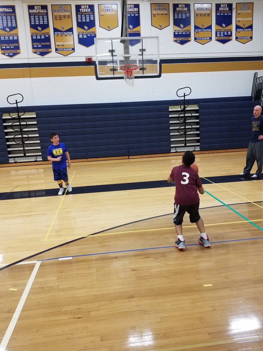 SweetHomeHoops's tweet photo. Thank you to all of the 4th and 5th graders from our elementary schools that joined us for our first elementary clinic.  

A great group of kids that came for four weeks straight to get better.  

The future is bright!! https://t.co/SQXQL1Rzqp