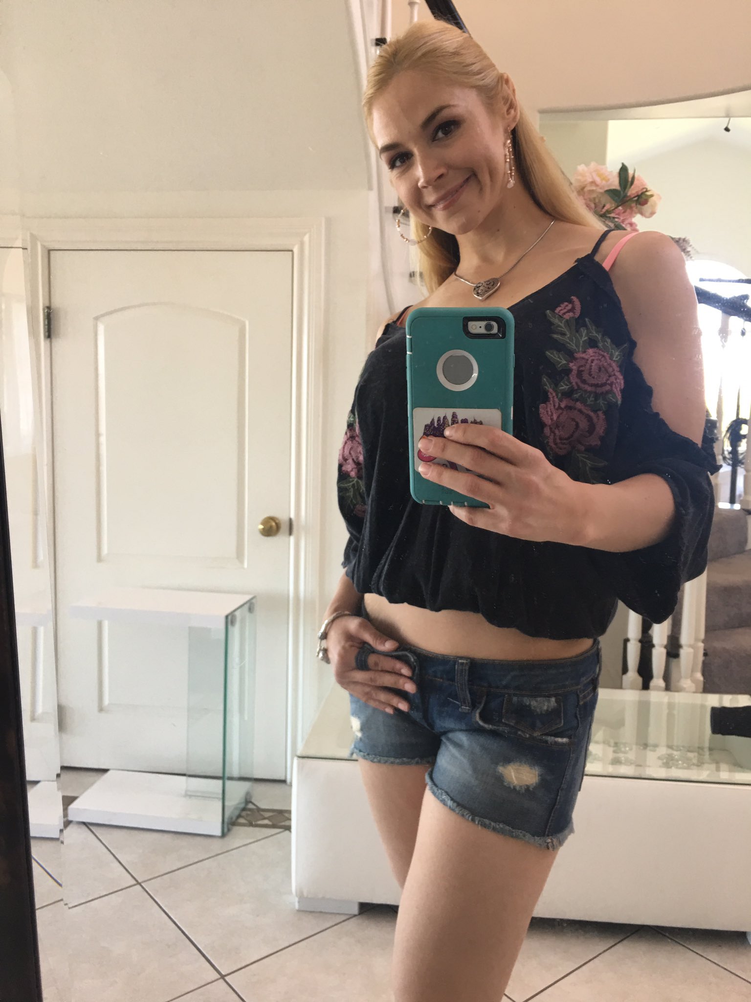 Sarah Vandella On Twitter Couple Looks From Set Today💕🎬🎥😍…