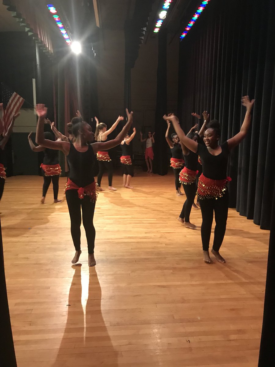 lbennettband's tweet photo. A celebration of dance tonight at @StemmersRunMS!  Great collaboration @DeepCreekMSOne, @sweetsoundof, @SRMSArtandDance! @BCPSDance @SRMS_Principal @willbateszone3 @cohn_amy https://t.co/nlyEVYo0UV