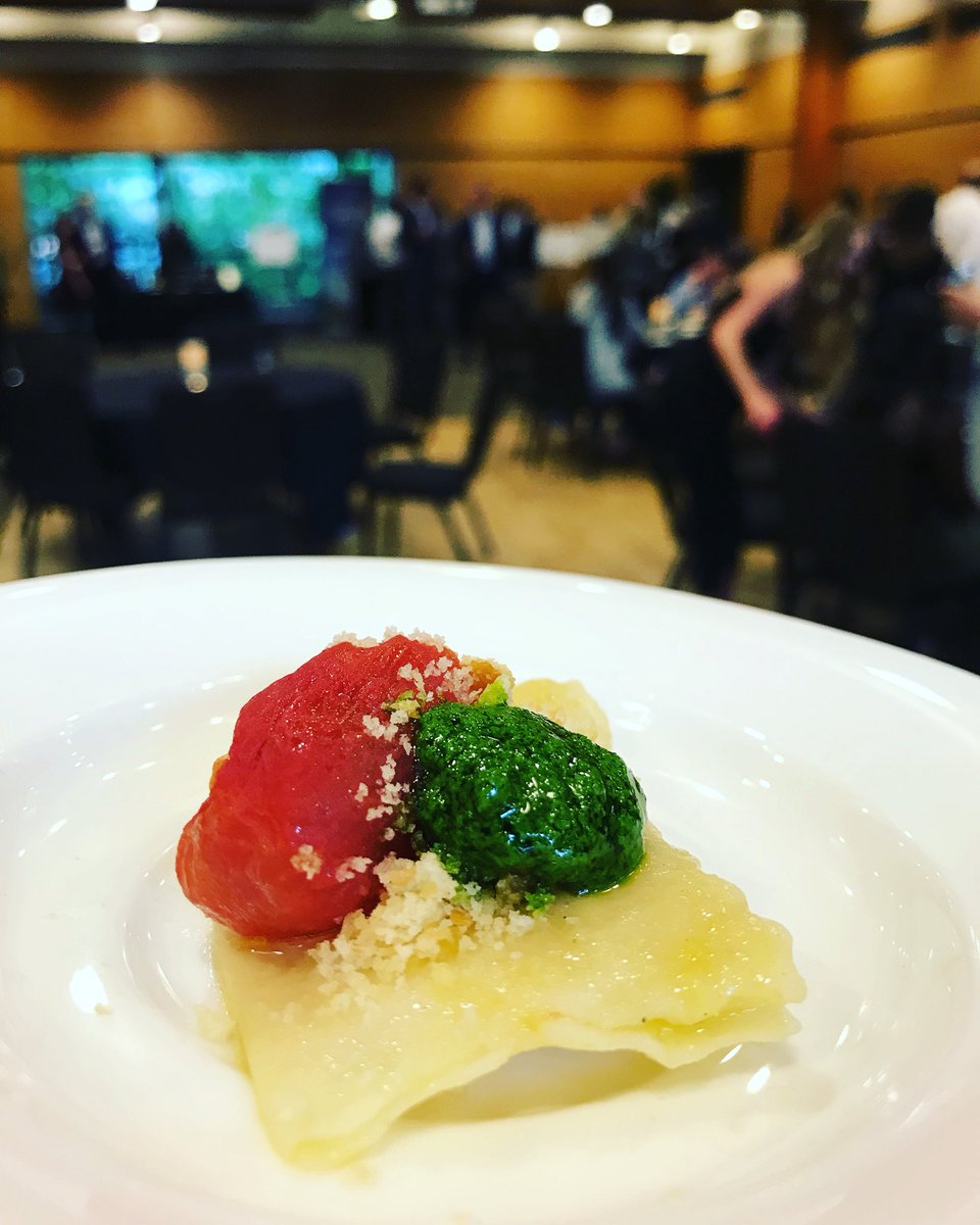 Having a blast at #vinoforbambinos in support of <a href="/4_thekids/">4thekids</a> 🍅