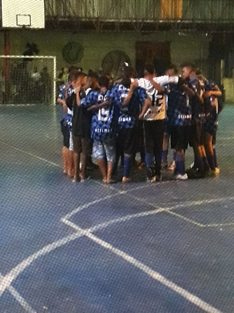 EDC_FC's tweet photo. Boa noite, hoje conseguimos sair com mais uma vitória com direito até gol de goleiro, seguimos invicto agradecemos a todos os torcedores e amigos que compareçam no ginásio #avanteedc

EDC 3x1 Galatassarrada

⚽ 1 @10Axel_ 
⚽ 1 #Dhu
⚽ 1 @Fabrycio001 https://t.co/uoaSz3Lpne