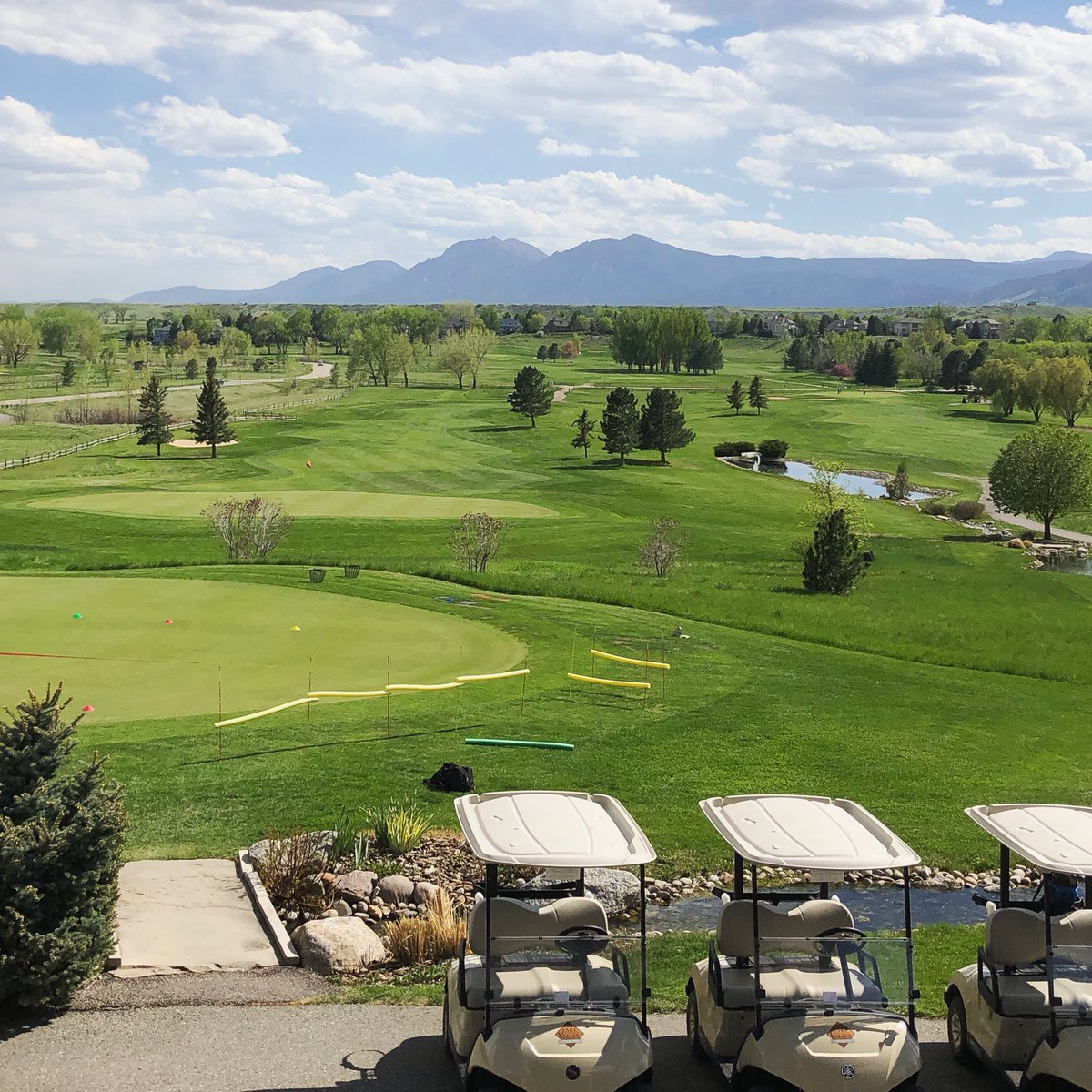 FULE_CartSnacks's tweet photo. Summertime means golf time!☀️🏌🏼‍♂️ #FULE #CartSnacks #FuelUpLiveEasy #Golf #fitness  #health #goodingredients #golfswing #professional #snacks #healthy #workout #fitlife #workinghard #cleaneating #fitnessgoals #training #exercise #strength #sports #golfcart #gains #summer https://t.co/QUrr61qOSN