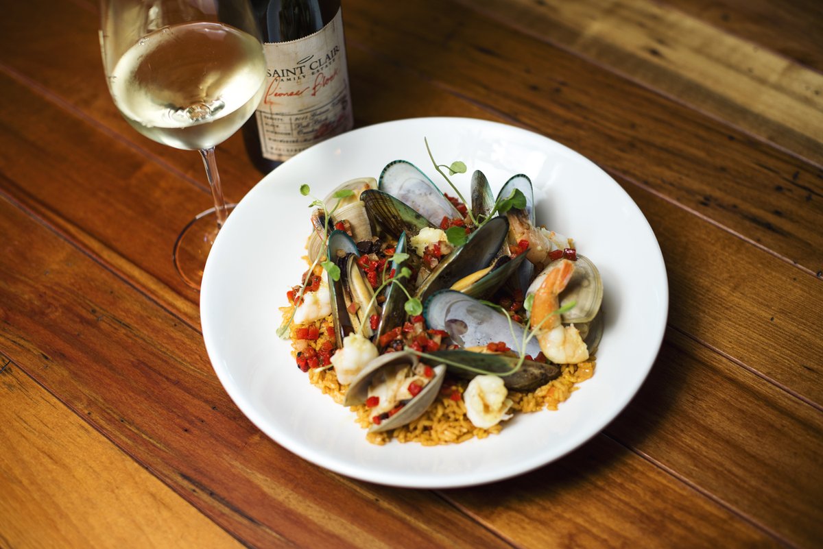 saintclairwine's tweet photo. Thrilled to be announced as a finalist in Feast's Rare Fare competition for our Marlborough meets Spain - Seafood Paella 'Kai Moana' - Marlborough mussels | Cloudy Bay Clams | Mediterranean spiced rice | Black garlic | Saint Clair Sauvignon Blanc ⚡️ #FeastMarlborough #nzwine https://t.co/7ef72OTPXJ