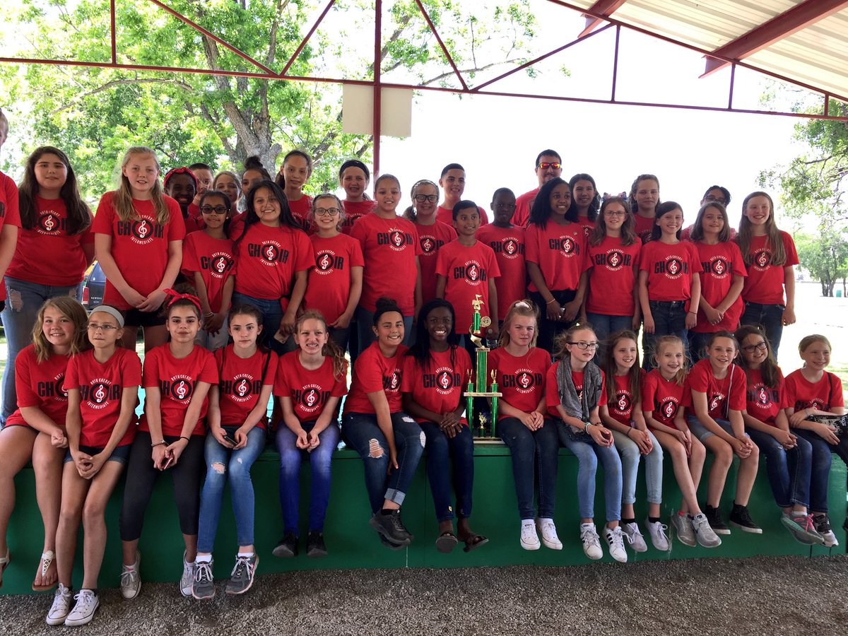 ruthcherryint's tweet photo. Very proud of Mr. Hammer and our choir for receiving a 2 rating at their Sandylake Competition today! #RCISDJoy #cherrybrave @rcisdfinearts https://t.co/FboxVTXjbF