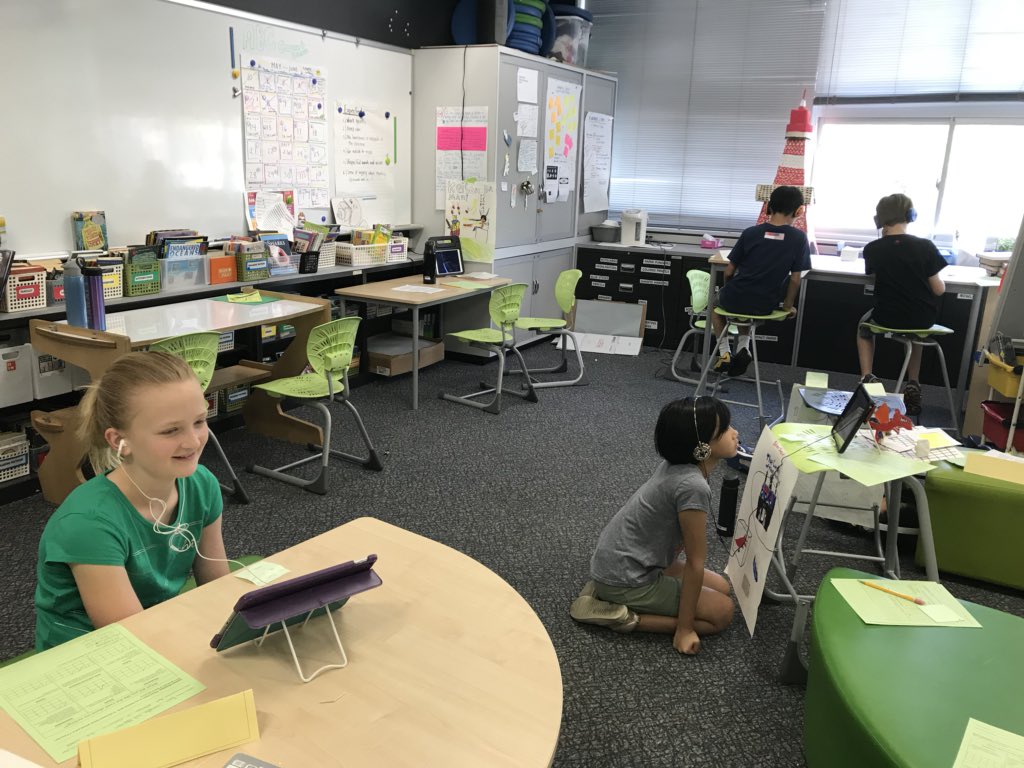 5MASIJ's tweet image. G5 writers living the writing life! #publishingparty