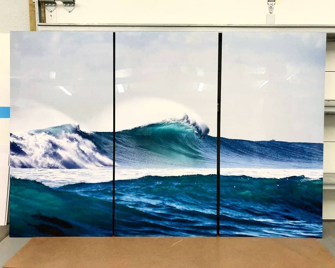 realChromaLuxe's tweet photo. Surf's up! Really cool panel set by @jeffbiegephotography
And printed by @shinyprintsmetal
Photo appropriately named “Life’s a wave... catch it! 🌊”. 
48"x72"
.
.
.
#photography #chromaluxe #surf #fineartphotography #photography #sublimaton #beach #saltlife #interiordesign https://t.co/FWAgE57xbs