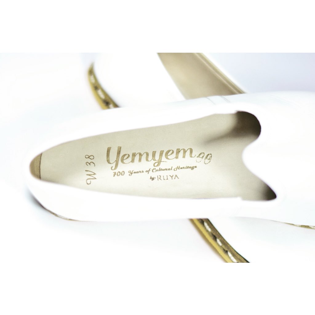 yemyemus's tweet photo. Our new insole as a new future/ made of tiny sheep skin - more comfy, more durable and completely flat - you will not feel the stitches anymore. #ruya #yemyem #handmade #leather #shoe #sanfrancisco #california #kickstarter https://t.co/7HGT4KlKMj