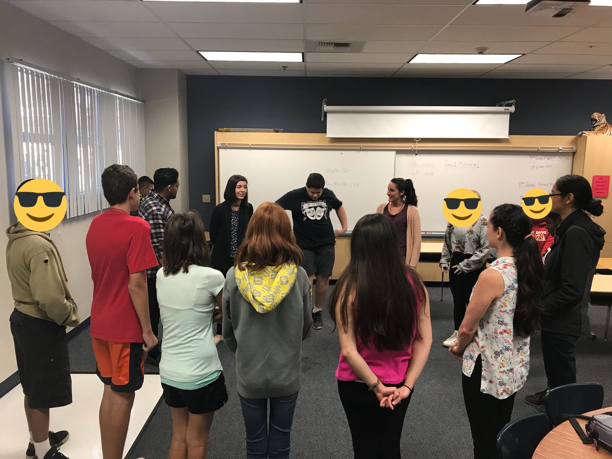 Pepper Drive Club Live members  enjoy having <a href="/usdsoles/">USDSOLES</a> Practicum students join them on Thursdays for positive and engaging fun! #mentorship #schoolclimate <a href="/PrincipalHooks/">Ted Hooks</a> <a href="/SSDPepperDrive/">Pepper Drive School</a>