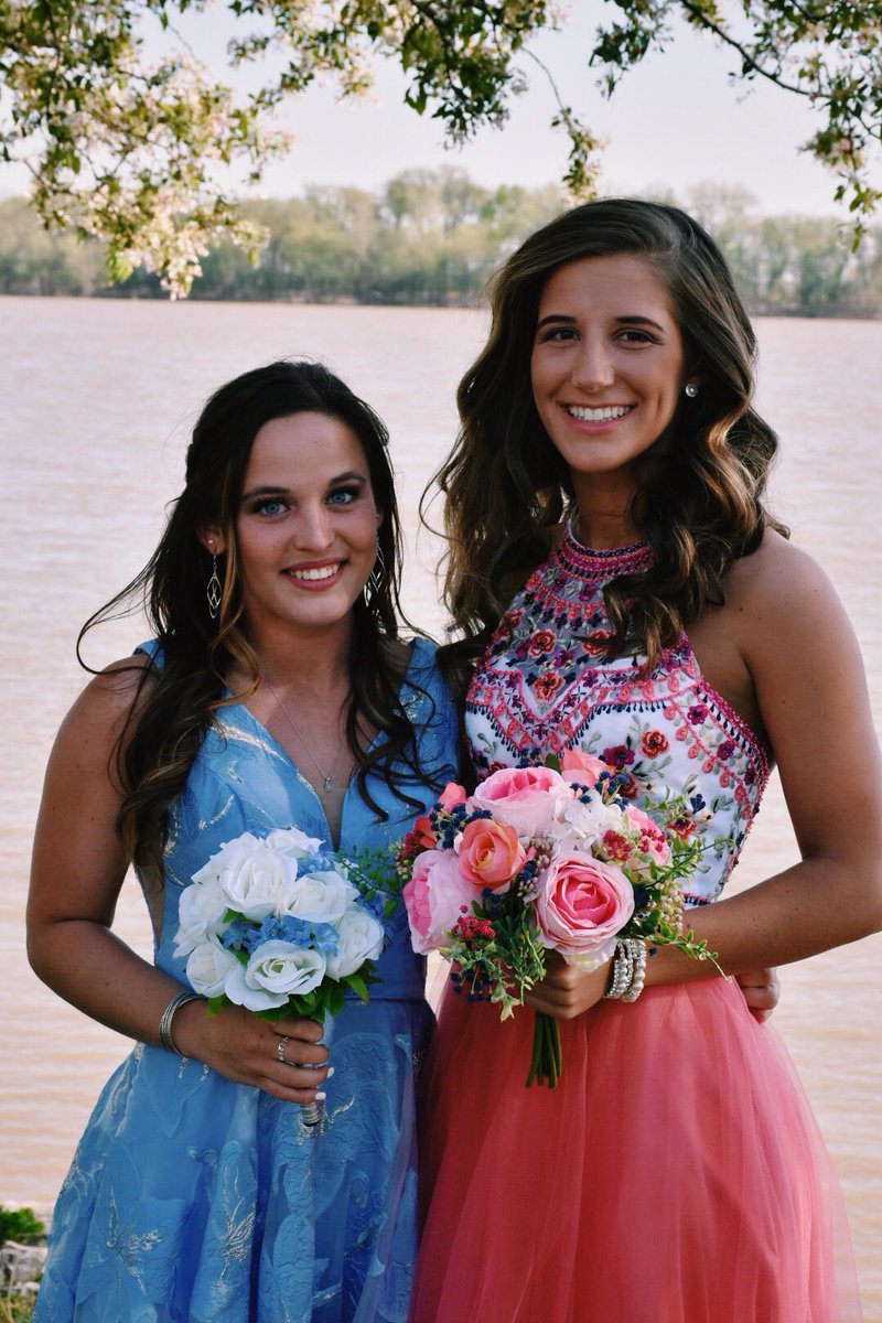 anslers7's tweet photo. happy bday bird❤️ thanks for being my bestfriend since forever! I’m glad we don’t argue everyday anymore!!😊 love you! https://t.co/2mo2tpaUT0