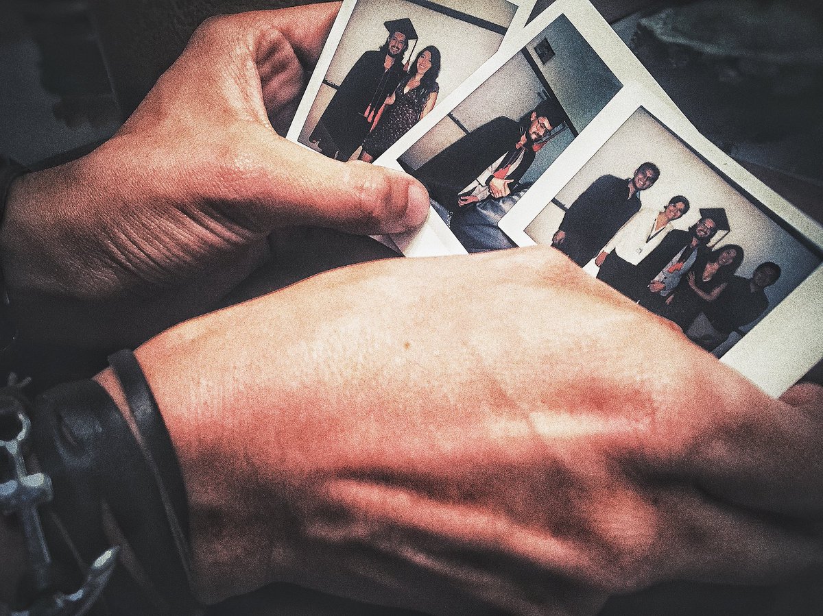 ByronLima's tweet photo. #Mayo10
Happiest Memory ✔️🌀📜
.
(éxitos👊🏻,amor❤️,amigos🧔🏻👧🏻👩🏻👨🏻)
.
.
.
#byByLima #PhotoADay #MayCreative #happiestmemory #memories https://t.co/J0AAzFLVhl