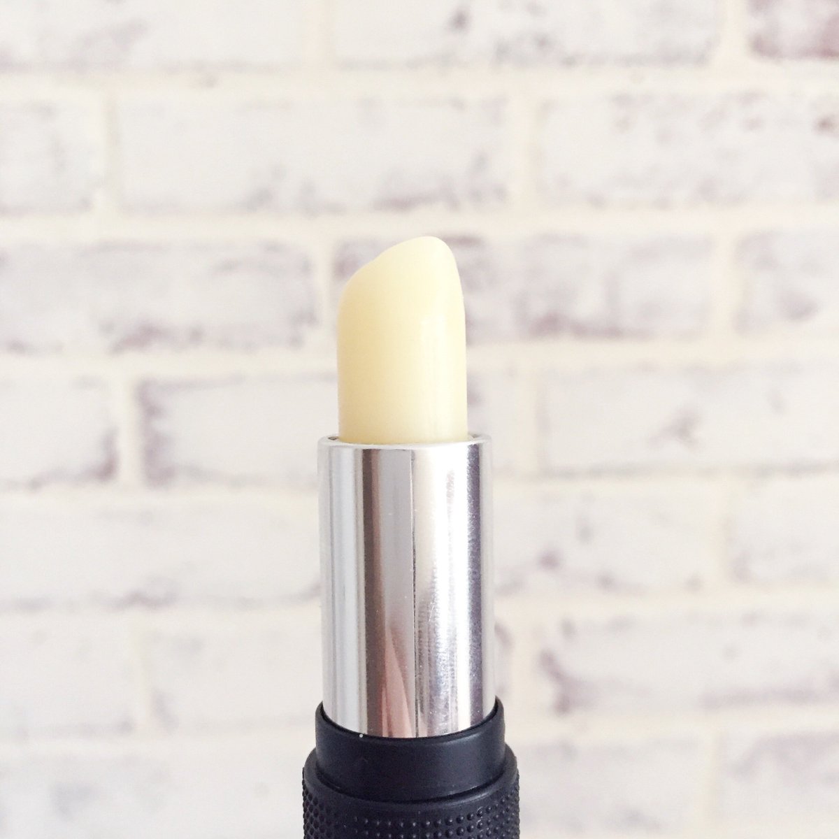 RedAppleLipstic's tweet photo. Air conditioning = dry air and dry air = dry lips 👄 which means Rallye Balm is a lip saver this time of year 💖😘💋 #drylipsproblem #lipsaver #rallyebalm https://t.co/LtqtENdjxJ
