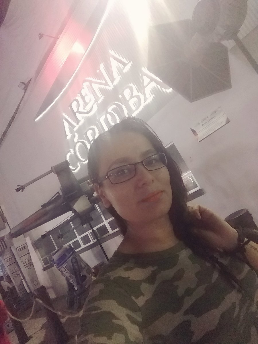FlorMarqzM's tweet photo. Desde ahorita ya te estoy esperando a @yahirmusic @Army_Yahir 😁😍😍 jaja mañana te veo 😍 https://t.co/Sv2Zfl4uak https://t.co/hCX7x62KUO