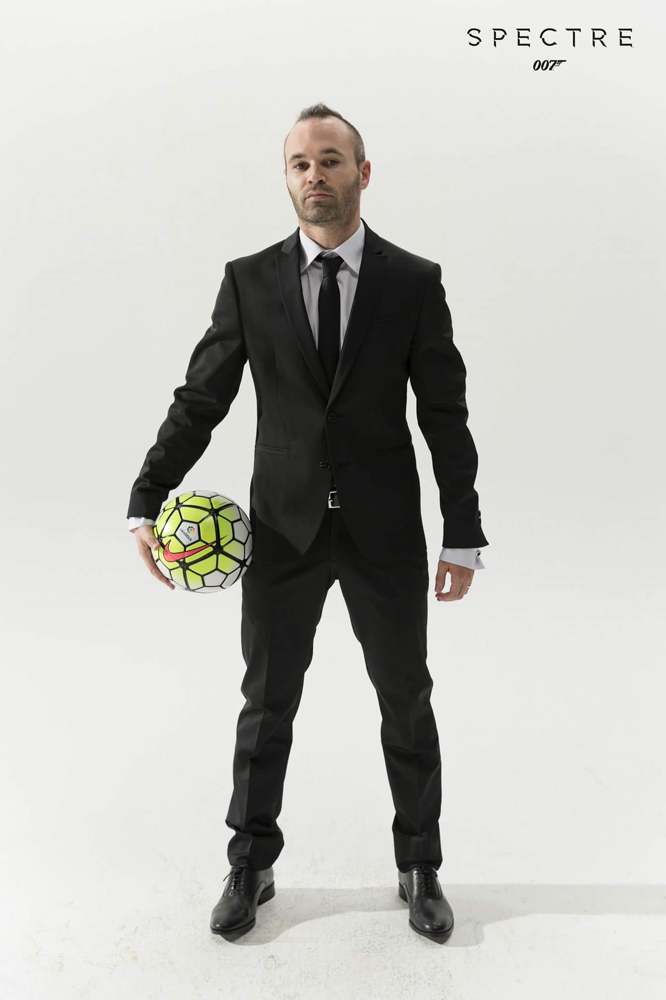 An artist in the age of athletes.

Happy 34th birthday Andrés Iniesta   