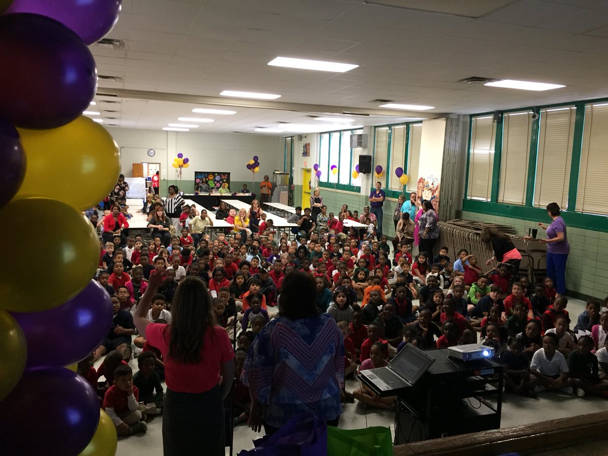 GoNoodleLayne's tweet photo. Superstar Shreveport Champions ⭐️ #NorthHighlandsElementary @GoNoodle pep rally ⭐️ #ChampionTeachers #ChampionStudents #ChampionParents #200,000+minutes @CaddoSchools #CHRISTUSShreveportBossier,YourChildrensMiracleNetwork https://t.co/weFBPQGhU2