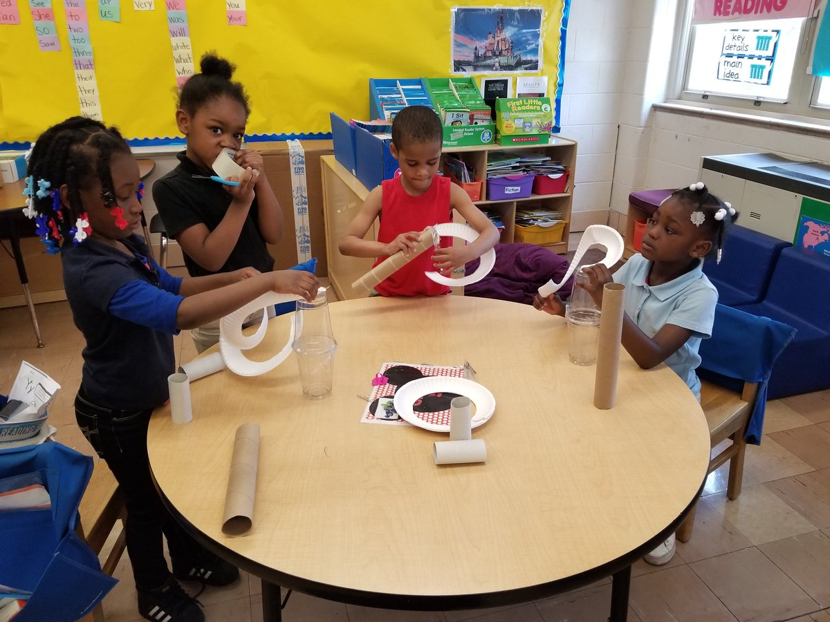 MsCandelaria_K's tweet photo. Kindergarteners creating their marble roller coasters. #oneSTEMchi @TiltonSTEM https://t.co/Y5cutNtQ5h