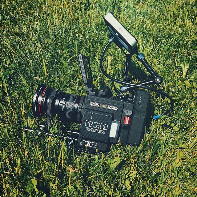 See_Murray's tweet photo. My @reddigitalcinema in the wild. 🎥 #constantcreation
.
.
.
.
.
#short #narrative #comedy #film #production #r3d  #redraven #reddragon  #redcamera #redweapon #director #dp #film #setlife  #filmmaking #gearporn  #cameraporn #sharegrid #unsplash #cameramayhem #filmrev #cinemat… https://t.co/8Zs9jpHzho