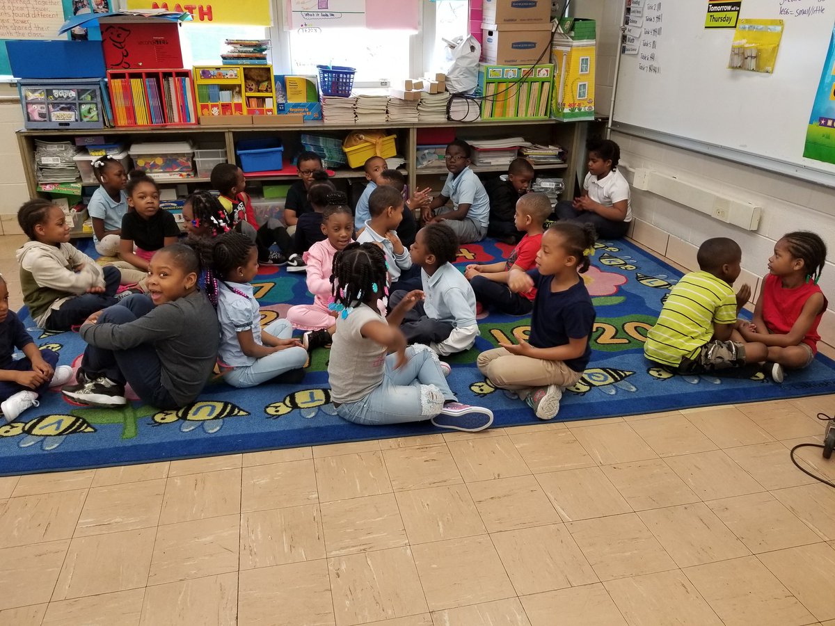 MsCandelaria_K's tweet photo. Kindergarteners imagining and planning their marble roller coasters. #oneSTEMchi @TiltonSTEM https://t.co/UFLK5nlxPr