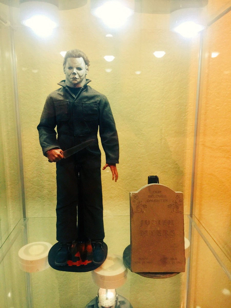 JordanRochon5's tweet photo. #onescustoms #sixthscale #horror #Halloween #HalloweenMovie #halloween1978 #customfigure #michaelmyers https://t.co/IHtRbxzXzO