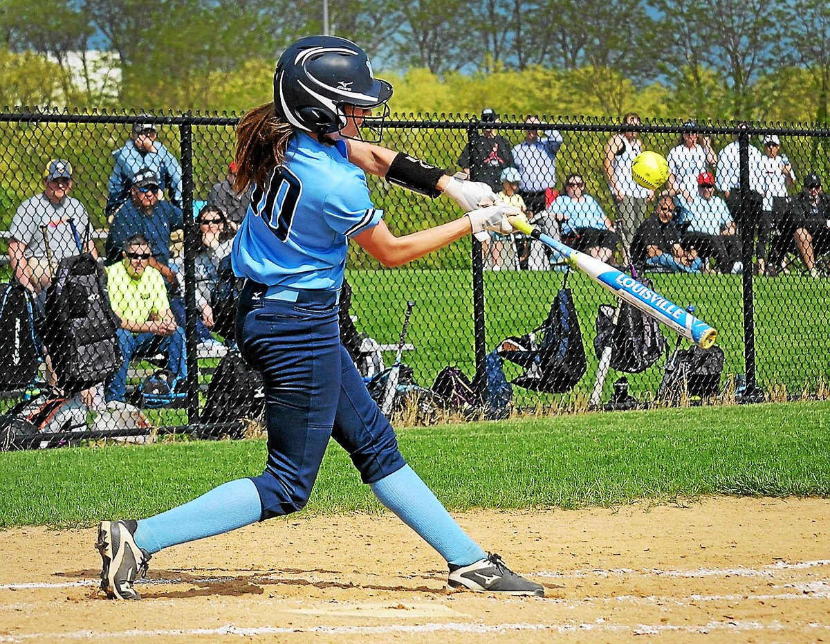 ReporterSports's tweet photo. #SOFTBALL: @NPsoftball blanks @cbsvsoftball, moves into tie for 1st in SOL Continental. (By @khunter10) https://t.co/XtLZPXfkqD @KnightsLoyalty https://t.co/DrrGxumFvA