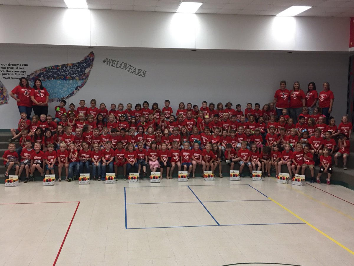 AES Kindergarten 2018 Service project! We loved getting to be a part of something that will impact many children’s lives. Thank you, <a href="/ShareYourColors/">TheCrayonInitiative</a> #GISDserves <a href="/TinaWagnerAES/">Tina Wagner</a> <a href="/AngieGilliamAES/">Angie Gilliam</a> <a href="/kellyluckieAES/">Kelly Luckie</a> <a href="/amanda_mcclaran/">amanda mcclaran</a> <a href="/SerenaAES/">Serena Rivera</a>