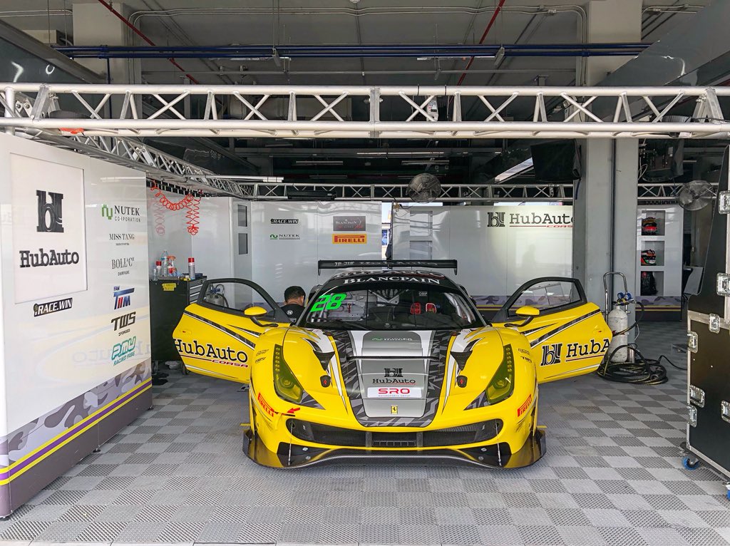Morris_Busyman's tweet photo. Race start https://t.co/39VQJNPw0Z
