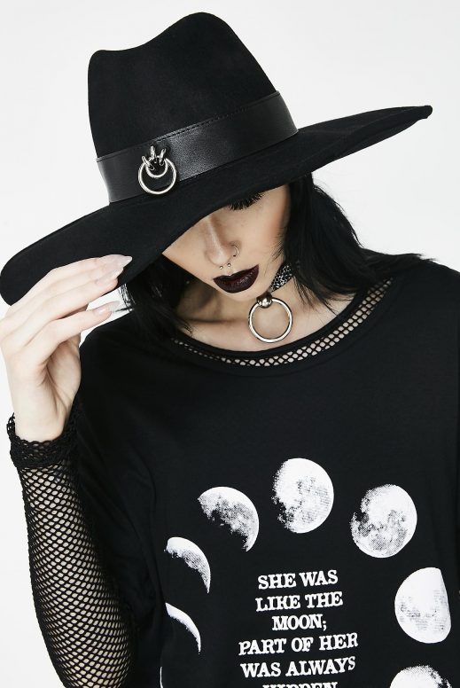hexlibriscoven's tweet photo. ~ WICKED SOUL ~ Killstar Maya Brim Hat https://t.co/nBpC7ce0Ka
#wicca #beach #altgirls #hexlibris #gothfashion #occult #gothlife #streetgoth #witchy #gothicfashion #goth #thecraft #witchcraft #summer #nugoth https://t.co/bCU69SXOTz