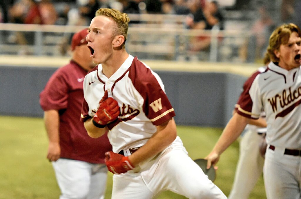 ahverdejo's tweet photo. Baseball Playoffs

Final 

FB Travis - 4
Cy Woods - 5

Wildcats trailed 4-1 going into the bottom of the 7th, but rally with four runs in their last at-bat. Trent Golson clears the bases to tie the game and Cullen Sherrill wins it with a walkoff single. #txhsbaseball https://t.co/JEHZ169BkR