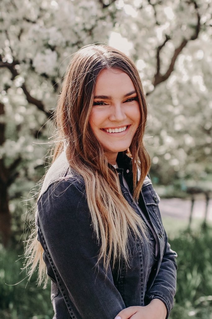 maddyrich's tweet photo. senior year!!! 🤩💛 bingham high ur awesome &amp; dm for announcement :) https://t.co/FBB74nt8dM