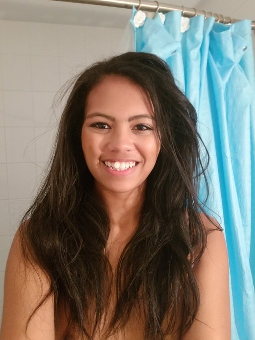Big, crazy hair, don't care, lol! About to take a nice relaxing shower before bed today :) Goodnight<a href="/tag/relaxing"class="tags"><span>#relaxing</span></a><a href="/tag/crazyhair"class="tags"><span>#crazyhair</span></a><a href="/tag/thursdaynight"class="tags"><span>#thursdaynight</span></a><a href="/tag/latenightshower"class="tags"><span>#latenightshower</span></a>