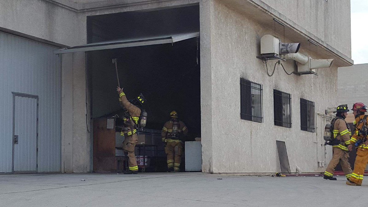 dept_el's tweet photo. At approximately 6:00pm, ESFD units responded to a commercial structure fire in the 200 Block of Eucalyptus. Units from @LACoFDPIO and Manhattan Beach FD assisted. Due to the rapid response and quick knockdown, the damage was limited. #allrisk https://t.co/nE1GGSMnKf