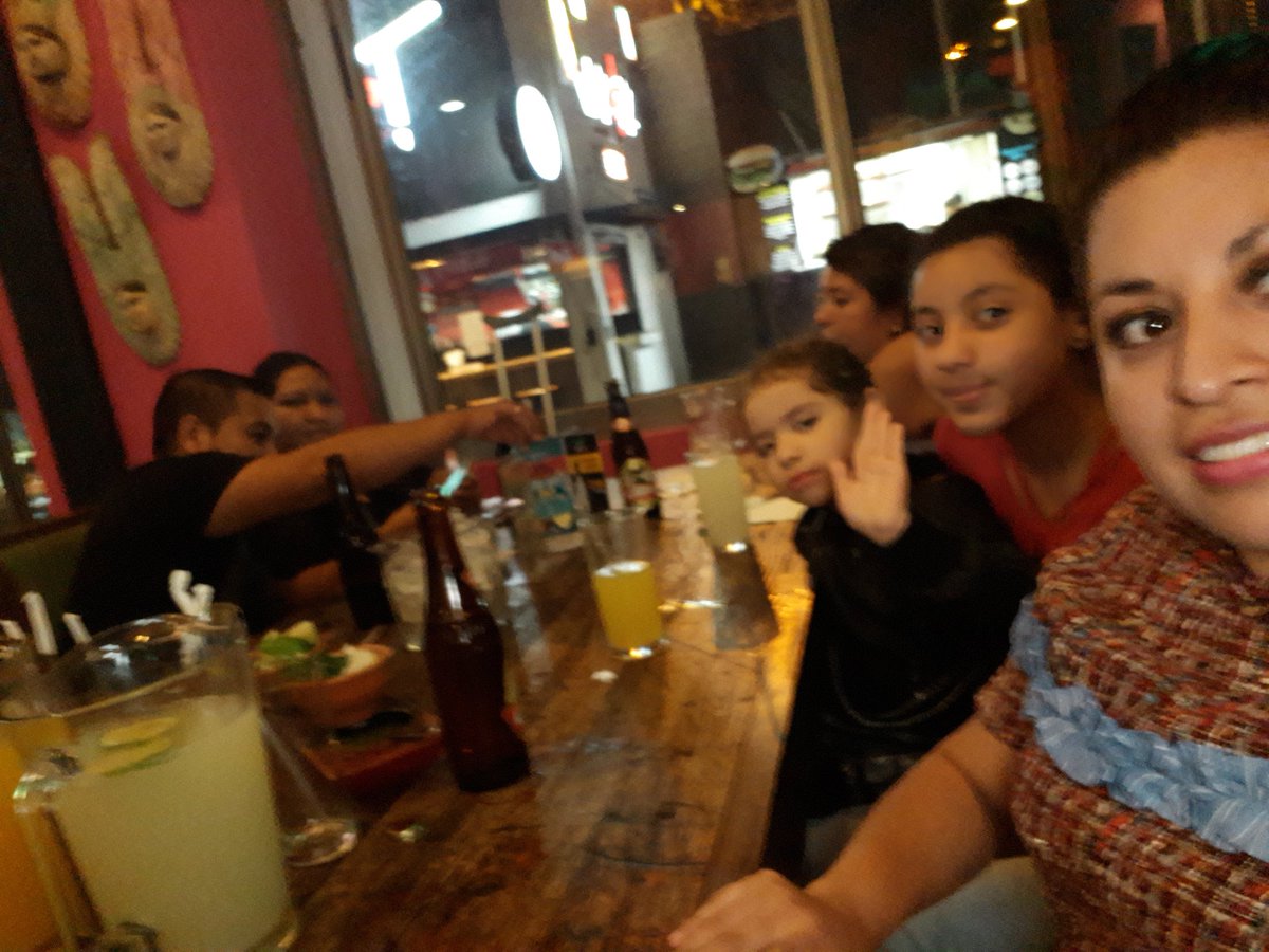 LLoreLGuerra's tweet photo. Tacontento zona 15 😋😋😋🌮🌶🌮🌶🌮🌶🌮🌶😏😏👅👅👌👌
#DiaDeLaMadre https://t.co/DXFBrY19sf
