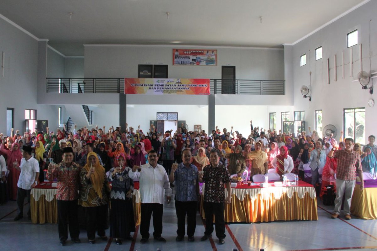 Kegiatan Sosialisasi Pembuatan Jamu yang baik dan Pemanfaatannya bersama Dirjen Kefarmasian dan Alat Kesehatan Kemenkes RI di Balai desa Hadipolo Jekulo Kudus