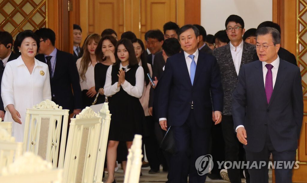 wenderland__'s tweet image. 180511 #RedVelvet ร่วมรับประทานอาหารที่ทำเนียบประธานาธิบดีเกาหลีใต้