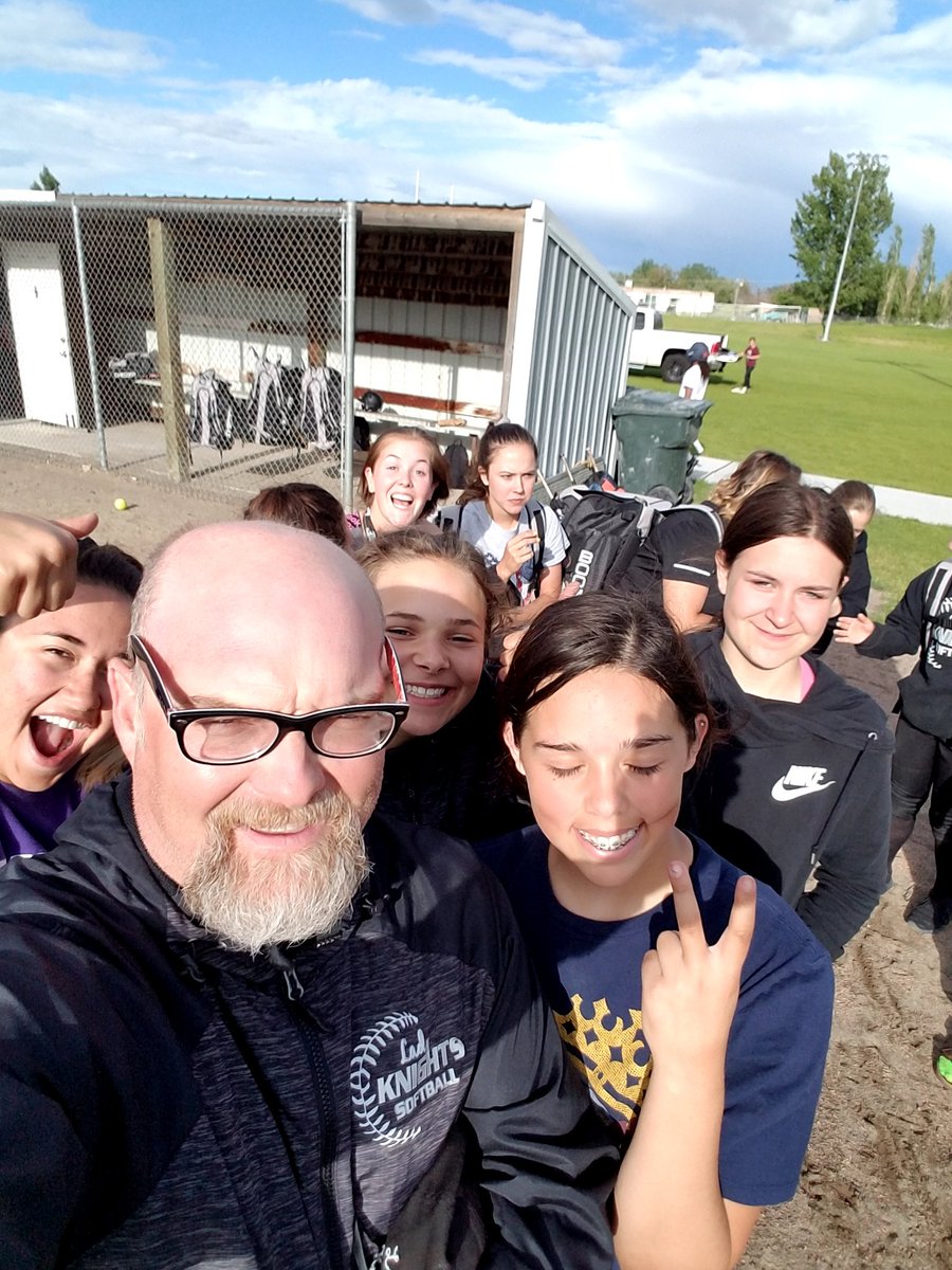 ShellerSteve's tweet image. Hanging out with a bunch of happy kids! I really like these kids. They are some good ones! #knightssoftball #greatkids