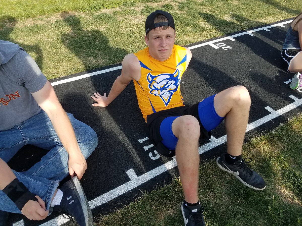 MrSeussical's tweet image. What a year. Won a meet (Chariton). Came within points of winning another days later (Clarke). Our guys pushed some teams at districts tonight. Proud to be around this squad. #EffortOverEgo