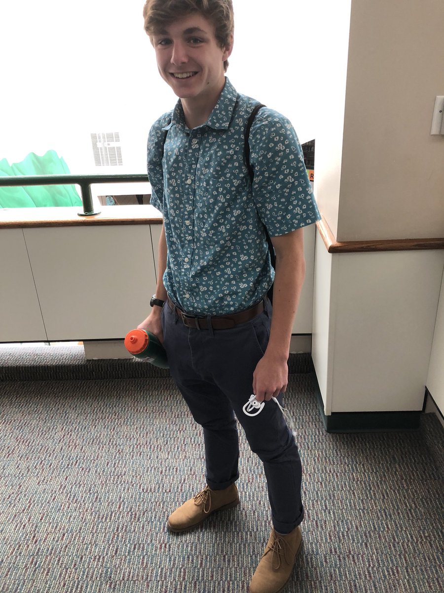 DressUpThurs's tweet photo. Big win for Penguin Saver of the Week @ChrisDuff17 as he represents the importance of hydration when saving the penguins. https://t.co/N1BtvHaib9