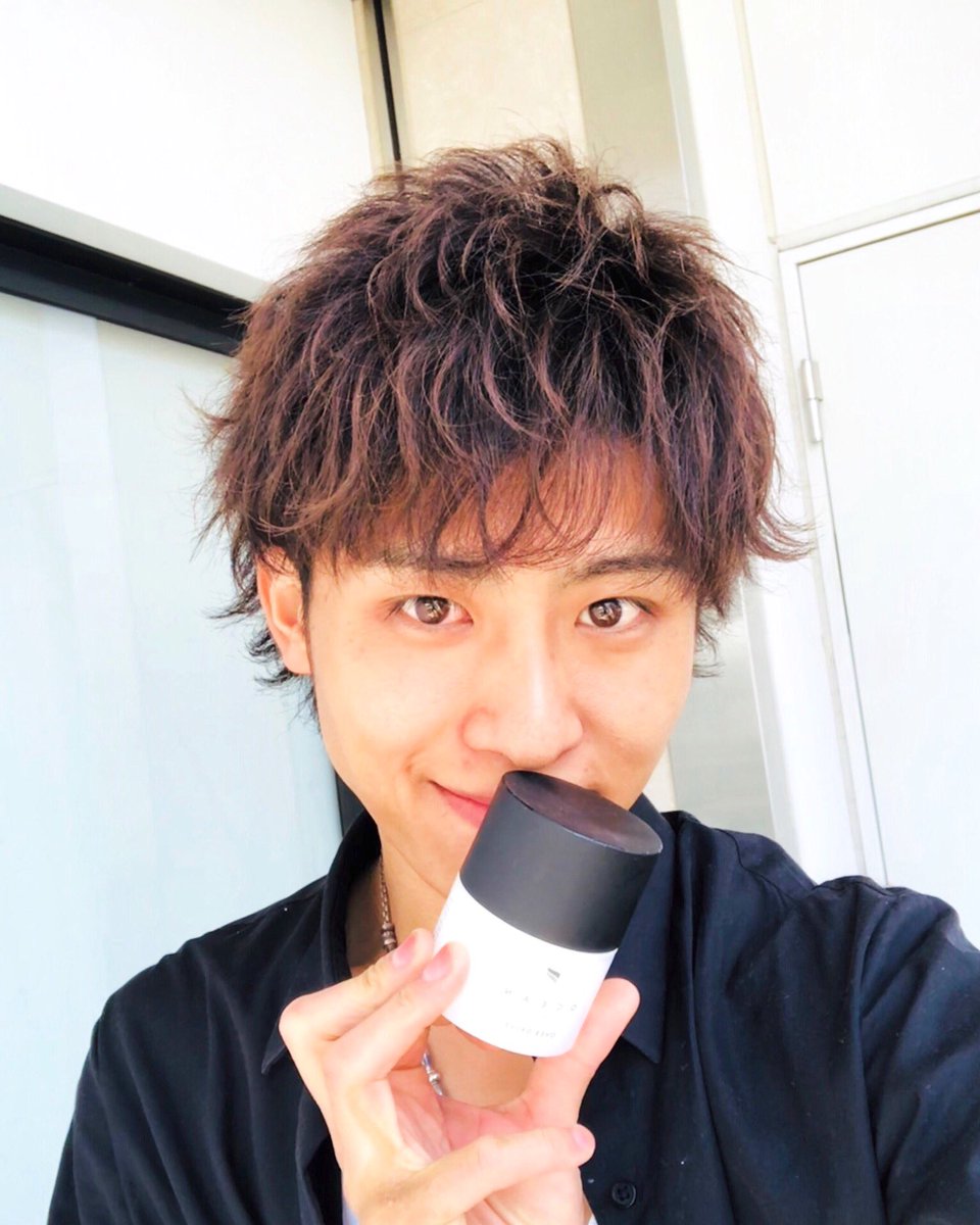 木村奏也 Twitter પર 今日は風が強いですね 前髪が割れる 崩れる 癖がある 快晴だけど髪型決まらない方はあえて割ってドライwaxでぐしゃり 抵抗あるかもしれないけど一度やってみるとしっくりくるかも オススメします