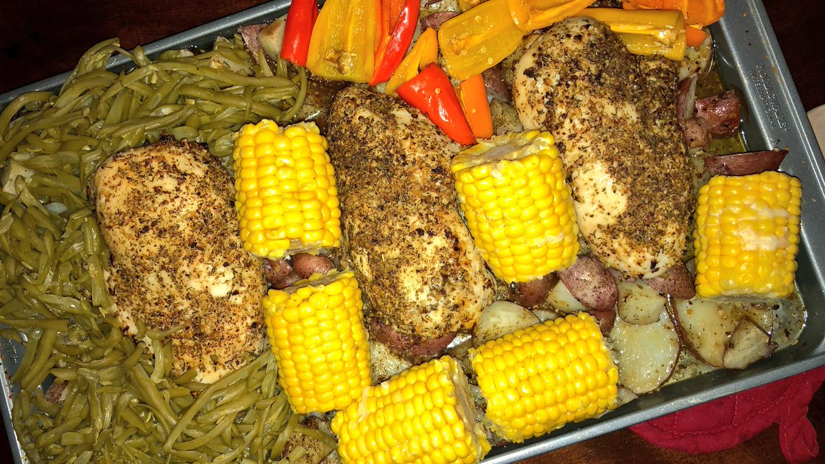 tayyhavens's tweet photo. Forgot to post this at dinner time because I was stuffing my face but... Girlies, get you a man who cooks for you!!!! My heart and belly are full thanks to @isaacwsmith98 π #leftovers4days https://t.co/uRlq61AIa0