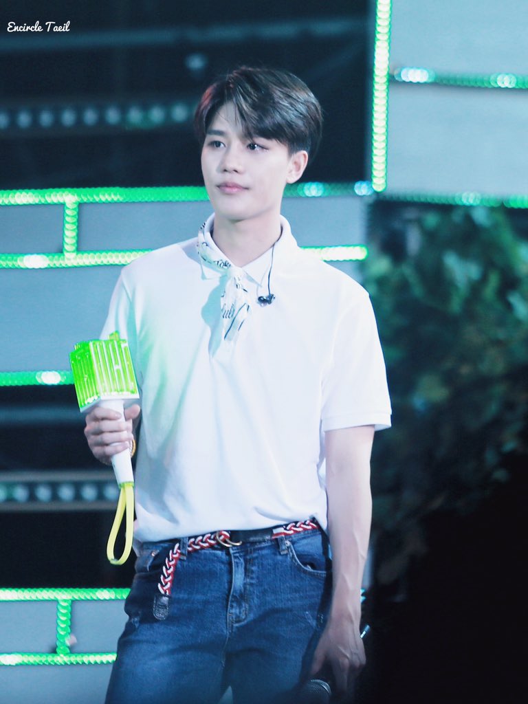 Encircle0614's tweet photo. 180507 Spring Fan Party 
💕💕💕 
#태일 #문태일 #TAEIL #NCT2018 https://t.co/nflGjHnf9F