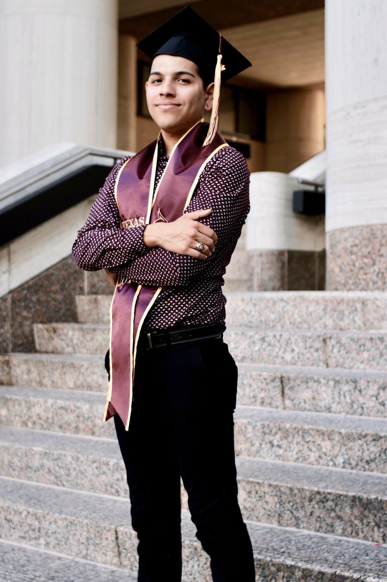 JustinsaurusRex's tweet image. what @NICKIMINAJ quote do I use with my #GraduationSZN photos? #TXST2018