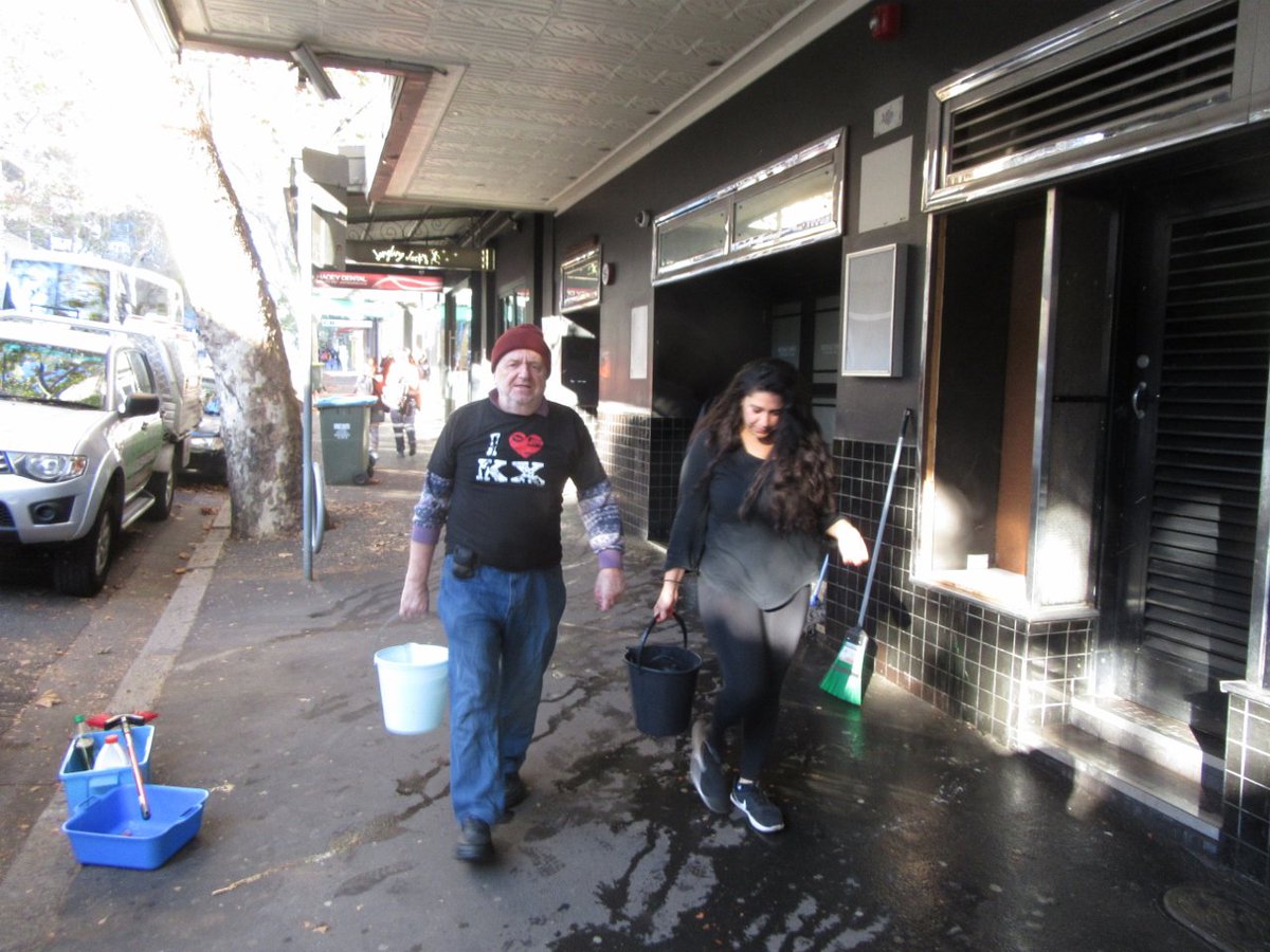 2011Residents's tweet photo. Our members joined resident Magdalena Stamos to give the Piccadilly Hotel a scrub - following complaints from residents of stink &amp; filth at the premises. 

We will write to the owners &amp; ask they fix the cause of the stench emanating from inside the premises https://t.co/ik80yAuE24
