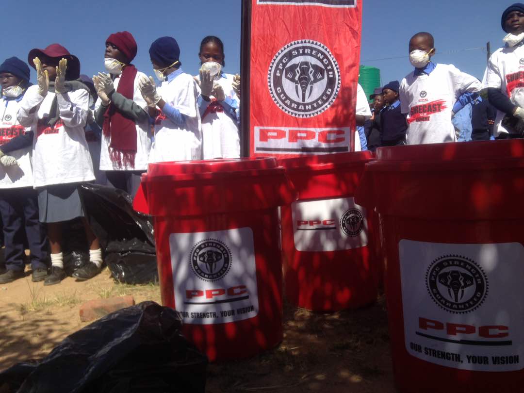 enthusemag's tweet photo. Pupils have promised to take good care of their school and maintain hygiene and grateful to what @ppczimbabwe is doing around the country. #StrengthInSafety #StrengthBeyondTheBag #ENTHUSE https://t.co/fHJZSF8mhg
